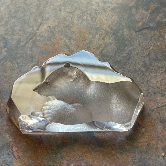 BEAUTIFUL ❤️LEAD CRYSTAL POLAR BEAR BY MATS JOHANSSON NWOB - Picture 3 of 10